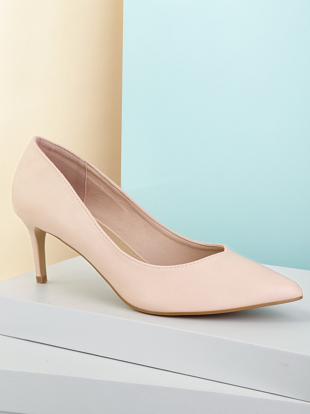 coloured pumps