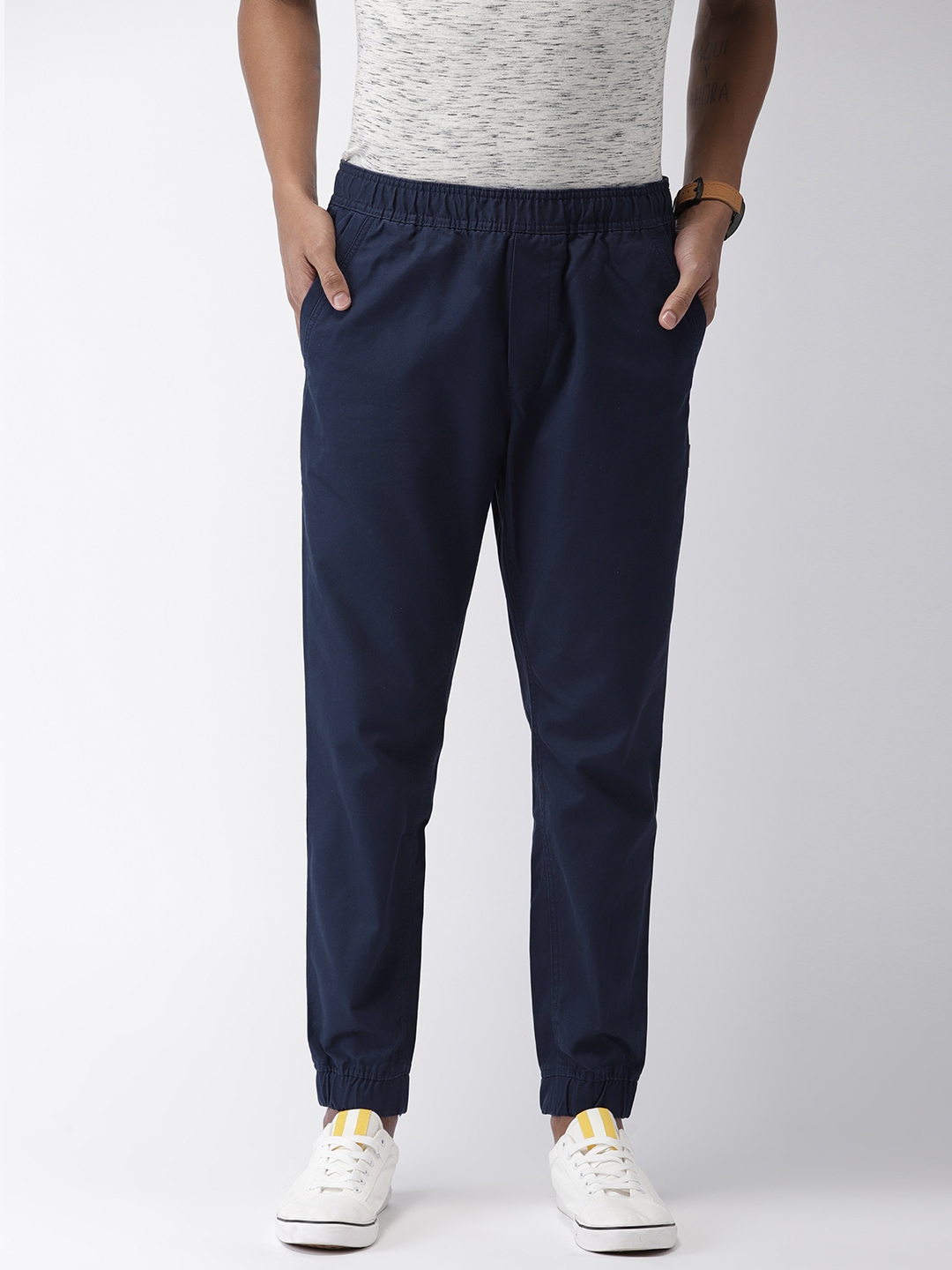 nike woven joggers