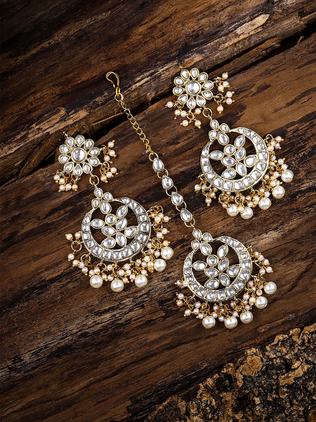 Buy Zaveri Pearls Gold Toned & White Kundan Studded Earring & Maang ...