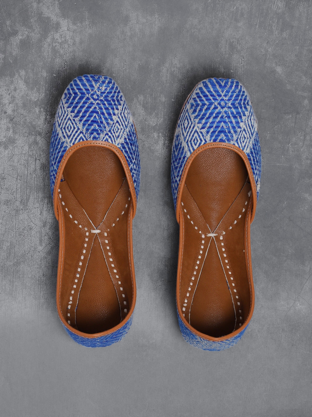 mojaris myntra