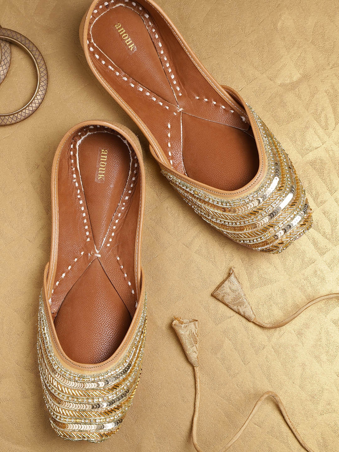 mojaris myntra