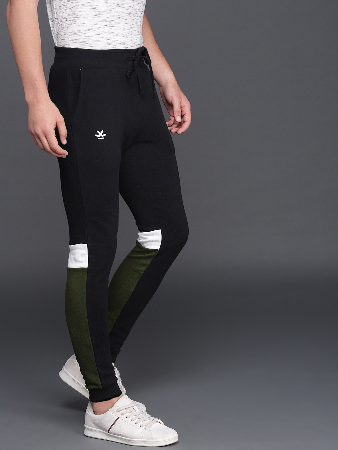 joggers myntra