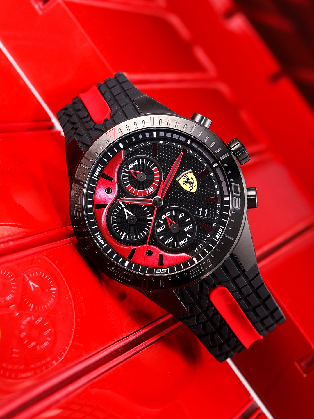 scuderia ferrari smart watch