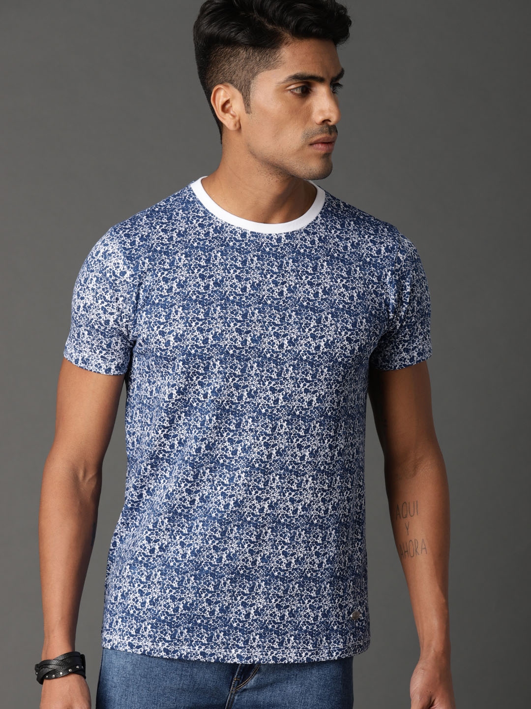 Buy Roadster Men Blue White Allover Printed Round Neck Pure Cotton T ...