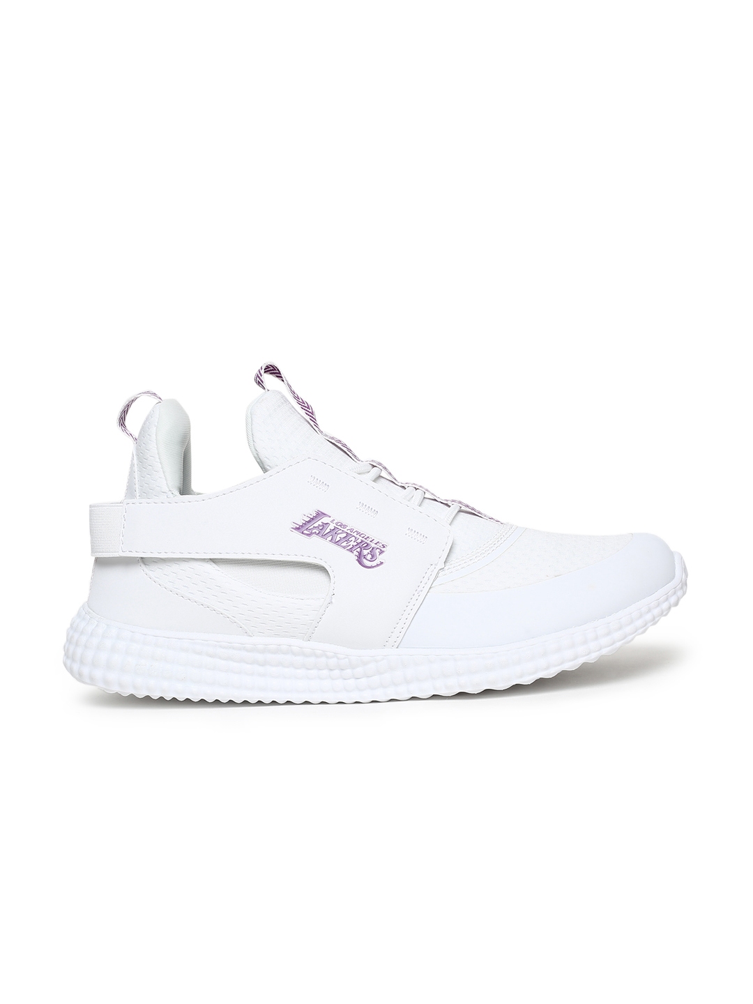 white basketball trainers