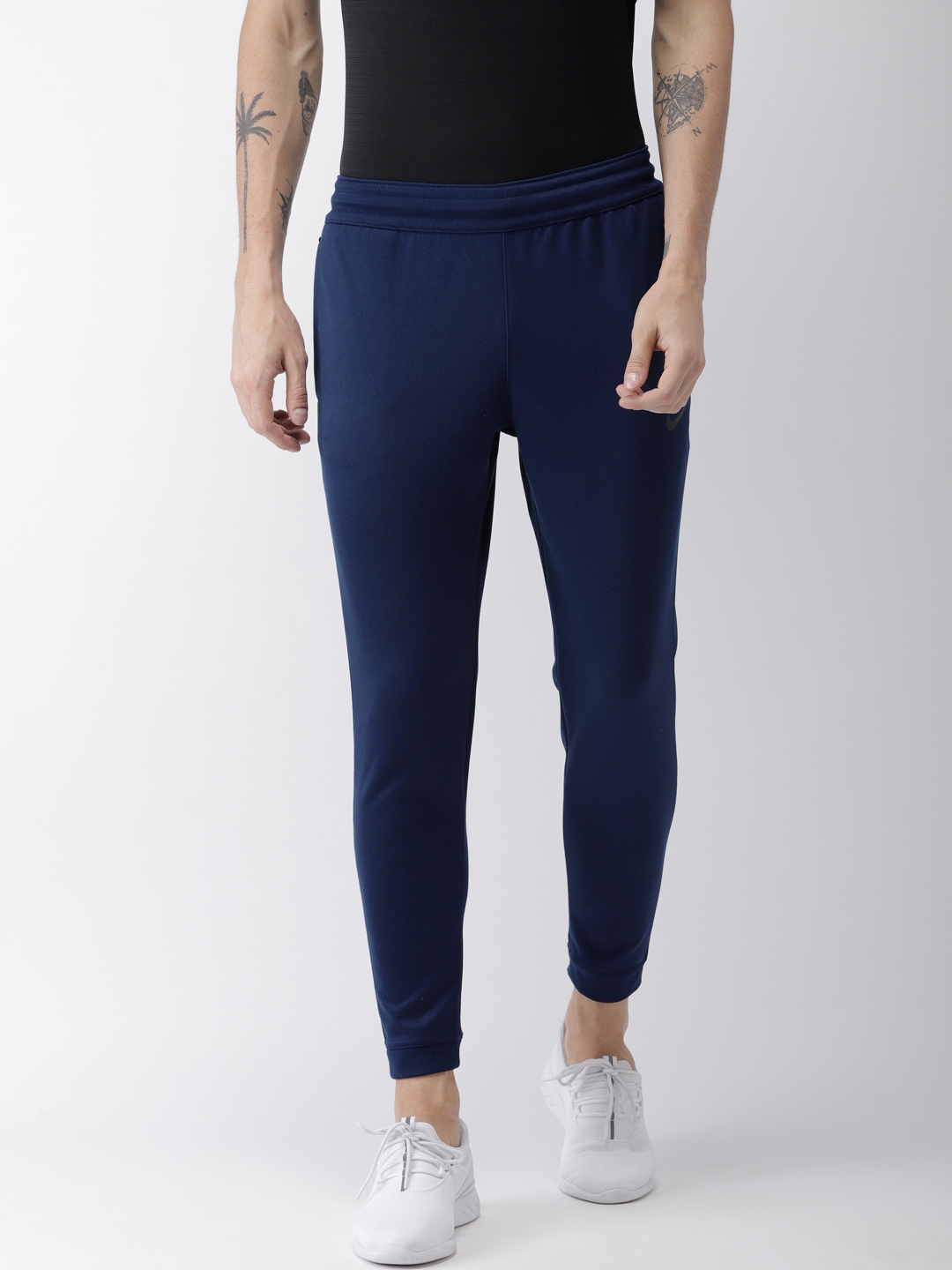 essntl pant nike