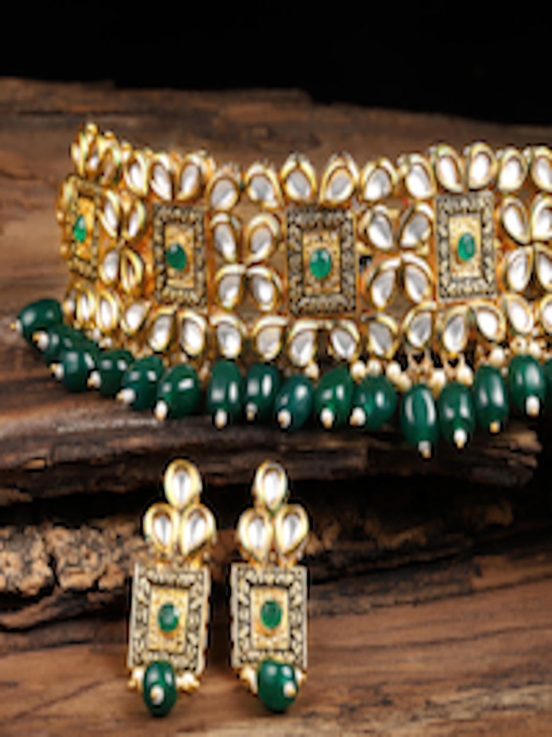Buy Zaveri Pearls Gold Toned Kundan & Green Beads Studded Jewellery Set