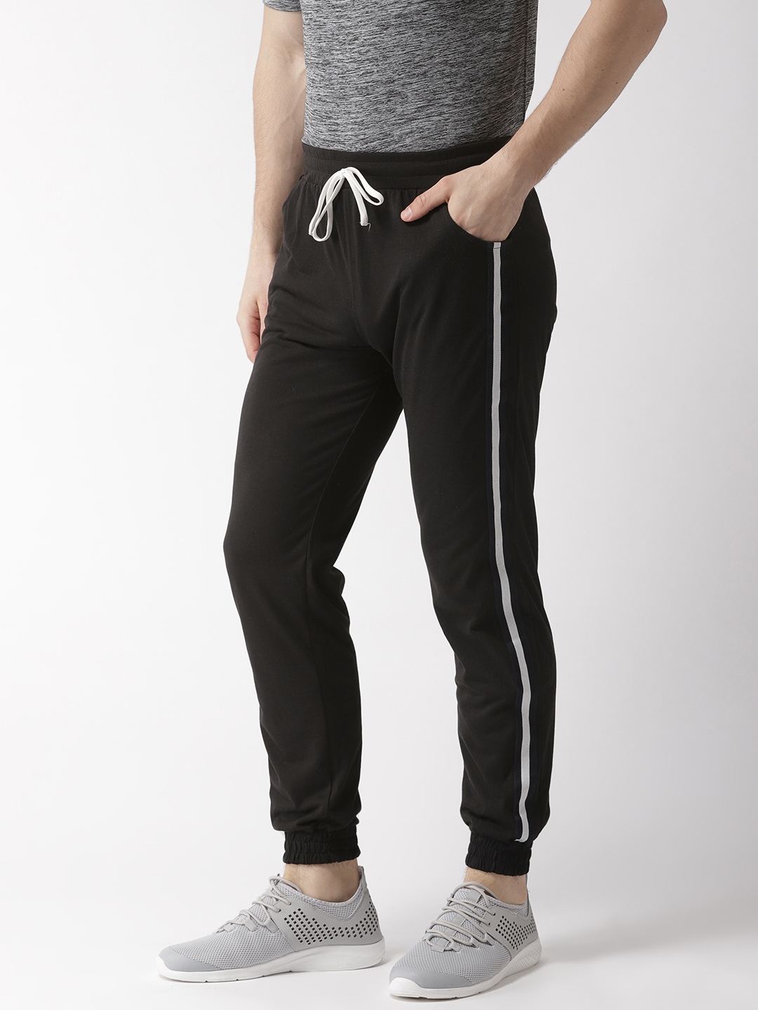 a&f joggers