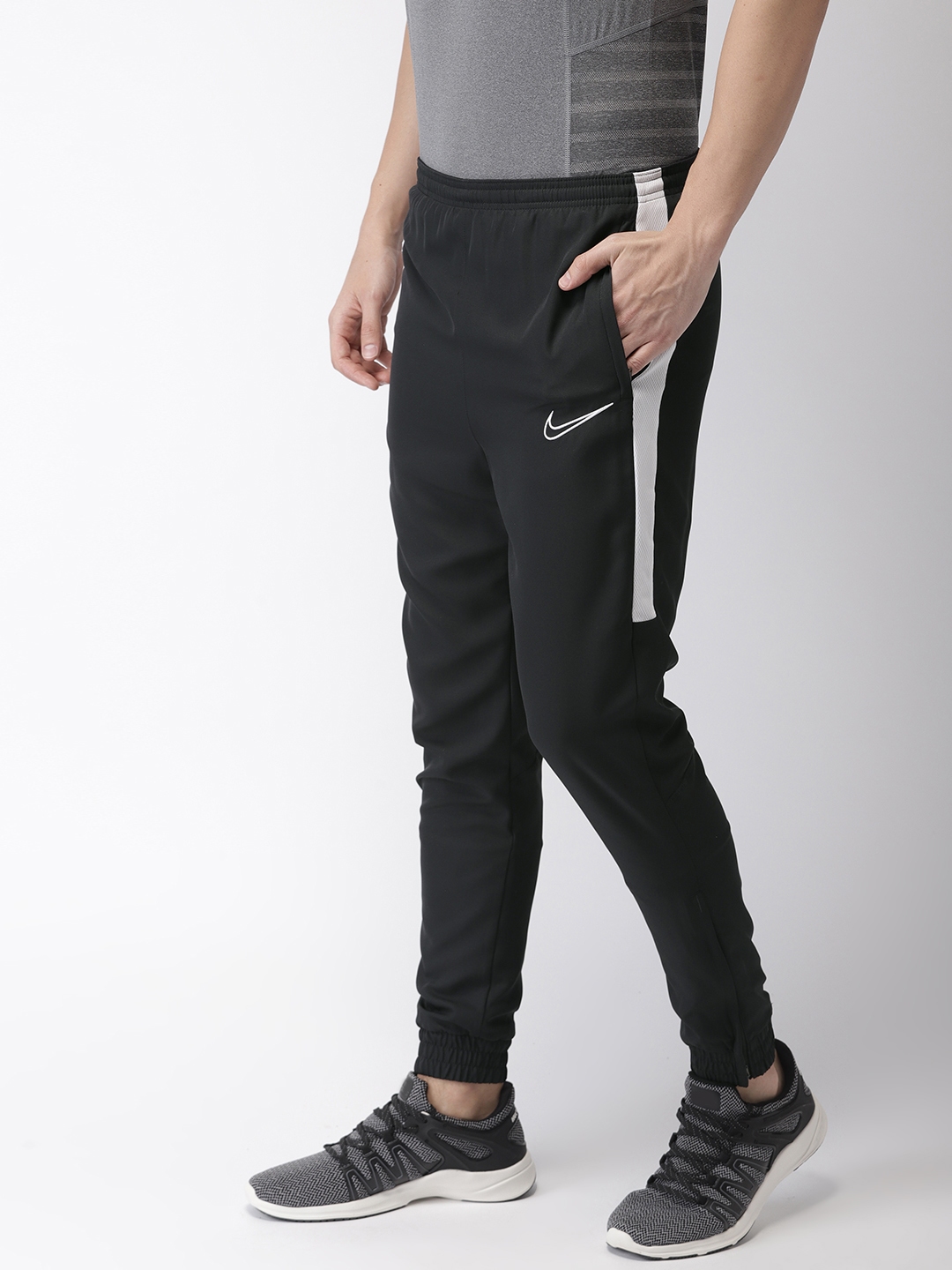 nike football joggers mens