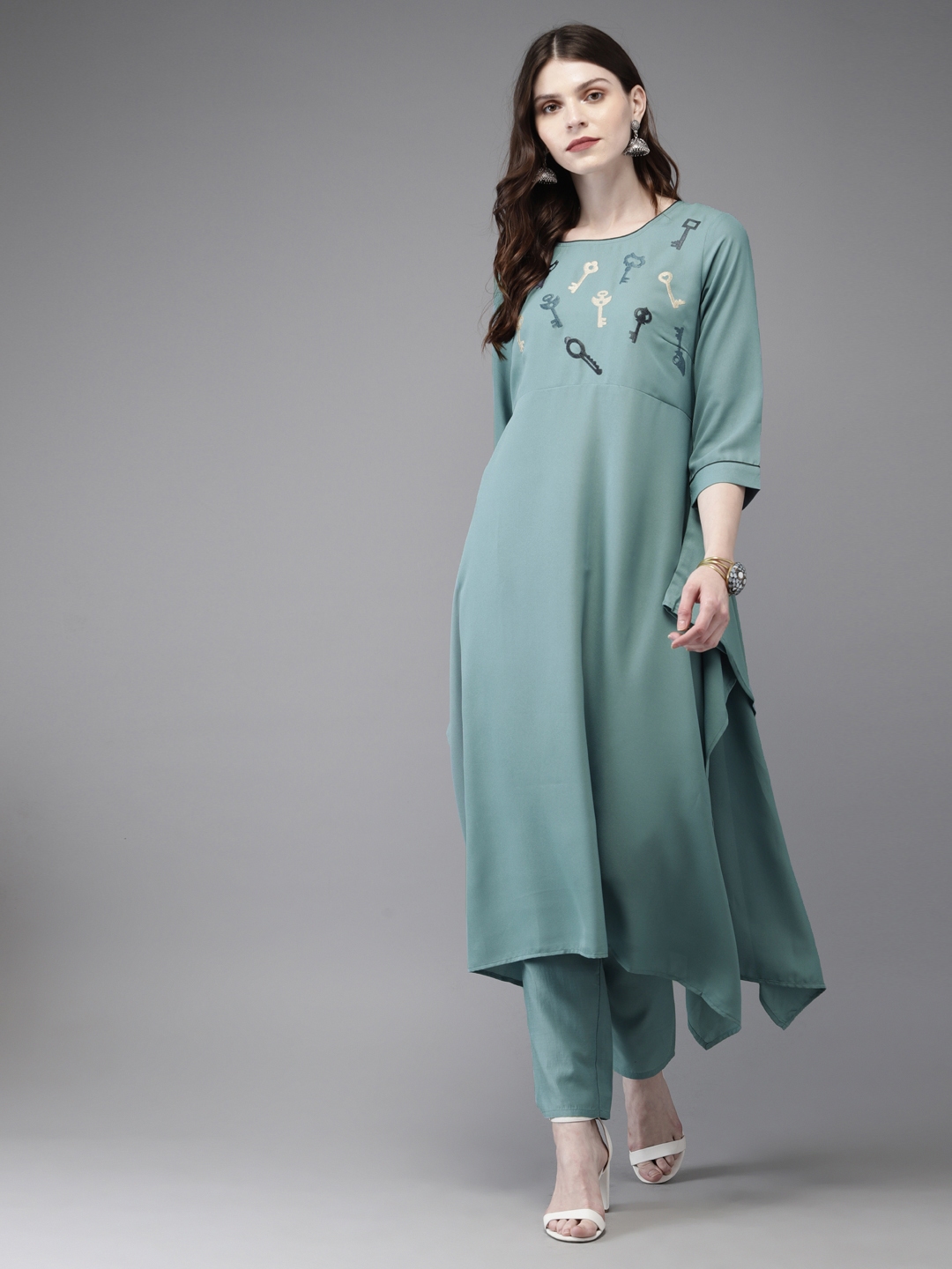 myntra anouk kurta set