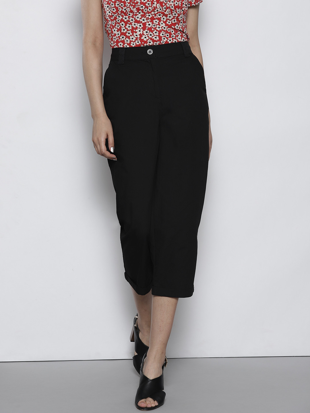Buy DOROTHY PERKINS Women Black Regular Fit Solid Cropped Trousers
