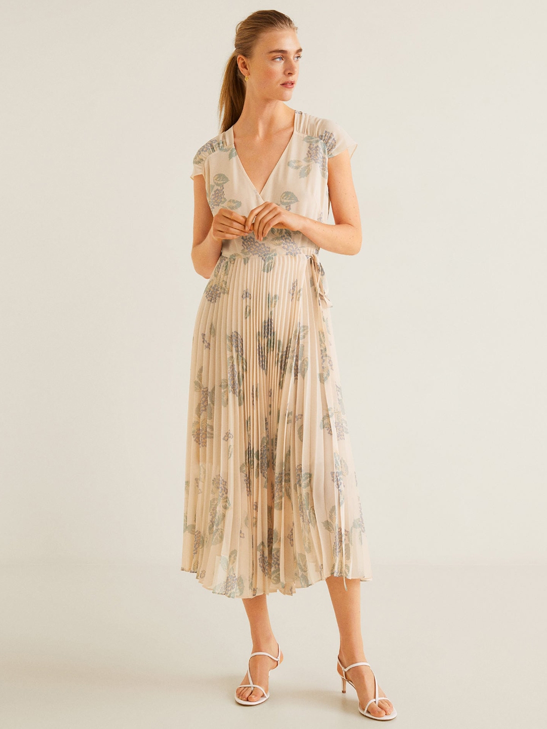 Buy MANGO Women Peach Coloured & Grey Accordion Pleated