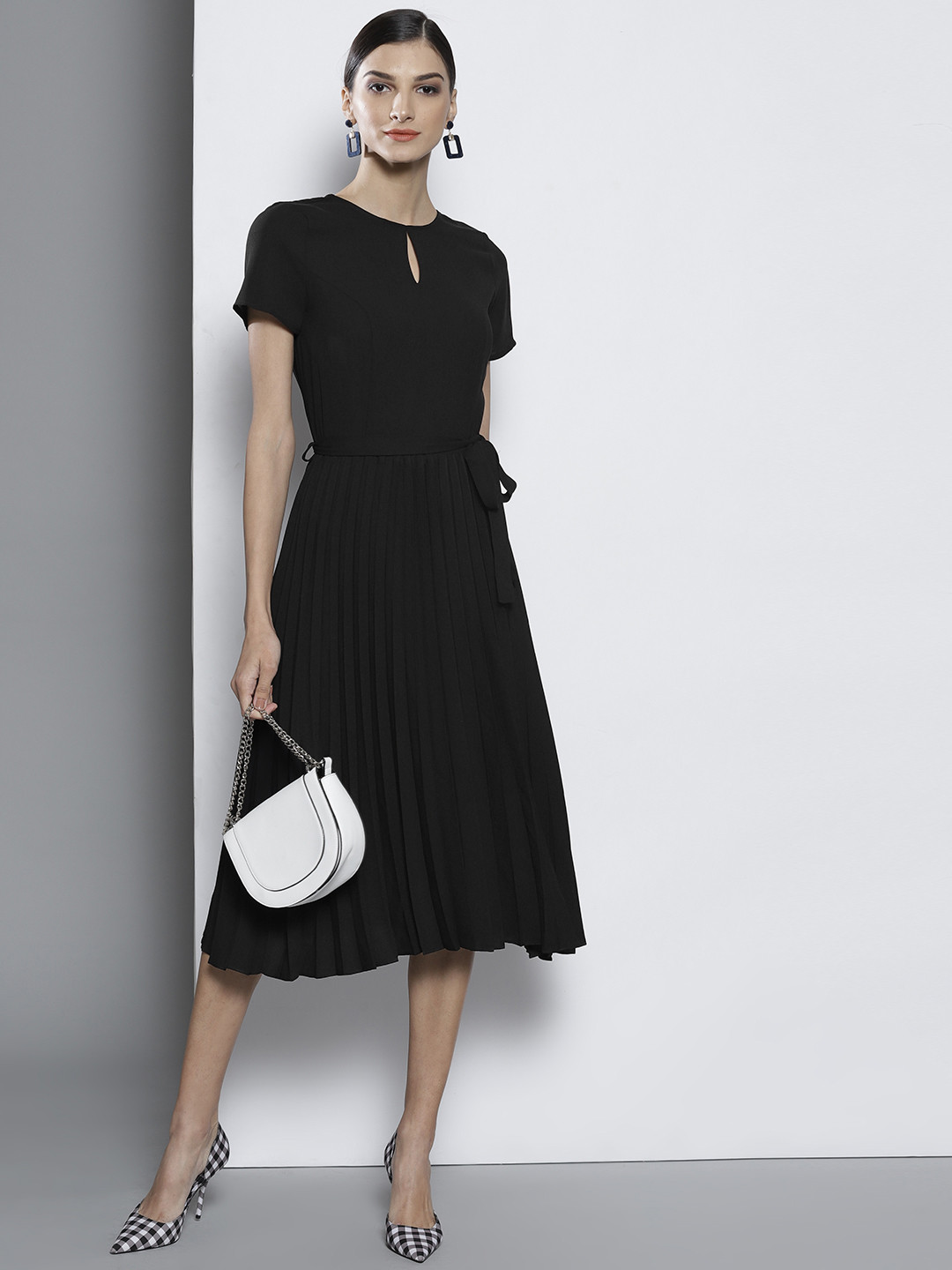 Buy DOROTHY PERKINS Women Black Pleated A Line Dress - Dresses for Women 9349165 | Myntra