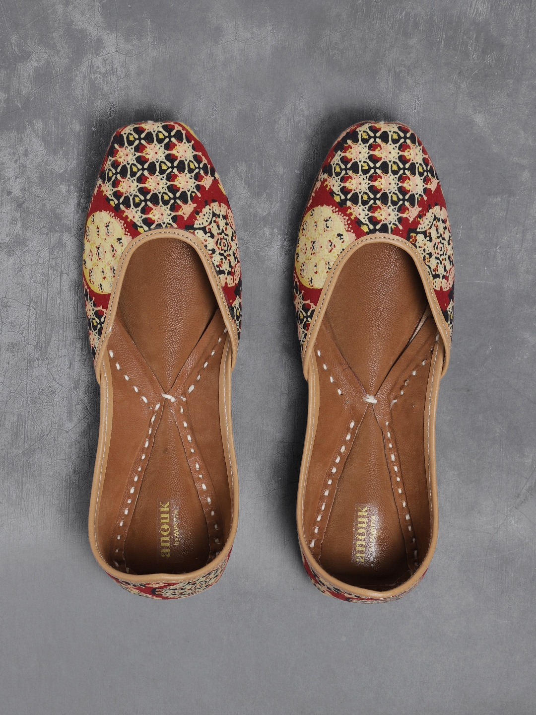 mojaris myntra