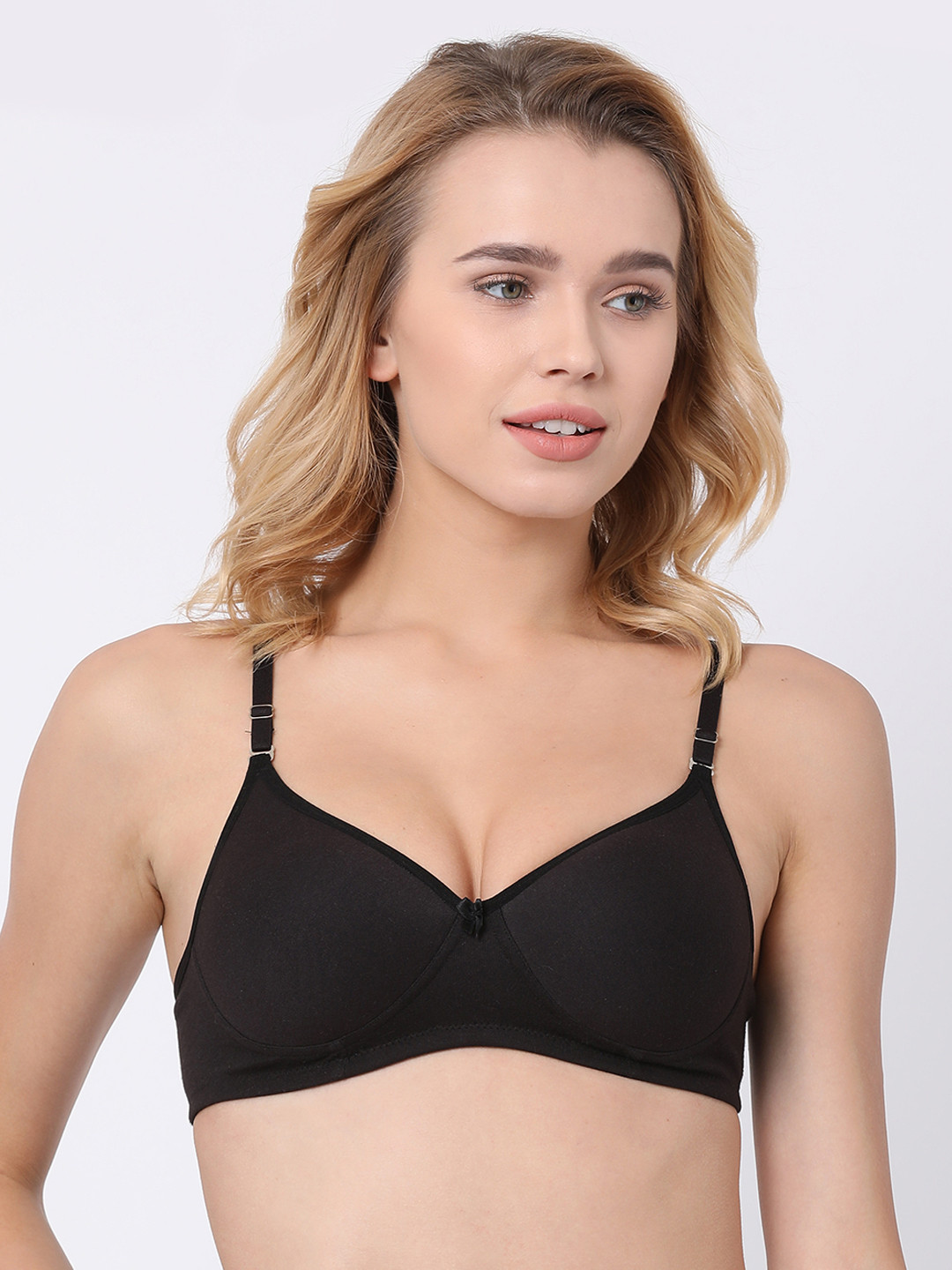 Buy BRAYOLA Black Solid Non Wired Heavily Padded Everyday Bra VRS1026