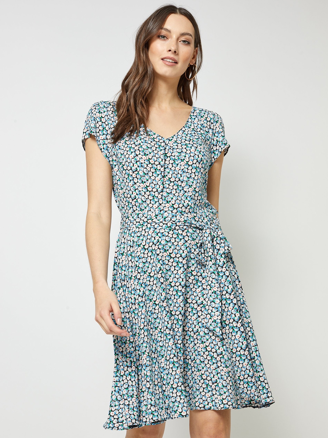 Buy Dorothy Perkins Women Blue And White Printed Fit And Flare Dress Dresses For Women 9557531 6491