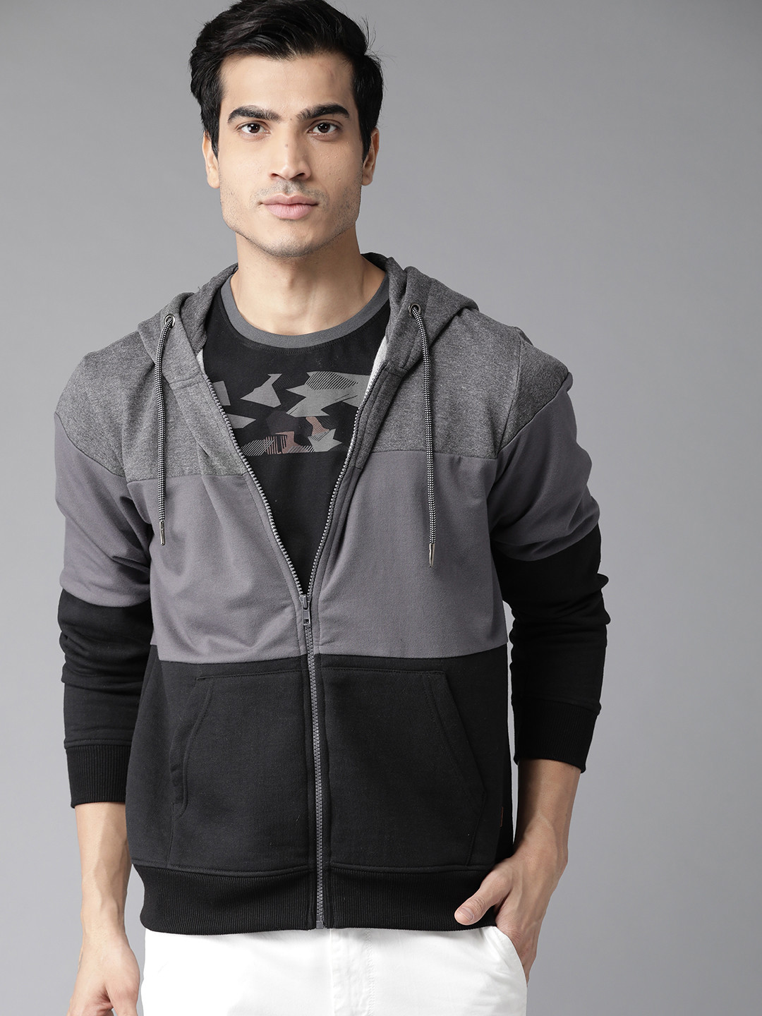 Buy The Roadster Lifestyle Co Men Black & Charcoal Grey Colourblocked