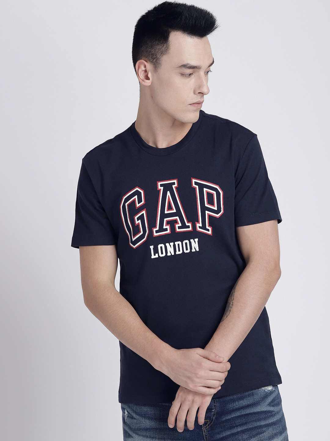 Buy GAP Men's Logo Crew Neck T Shirt - Tshirts for Men 9682309 | Myntra