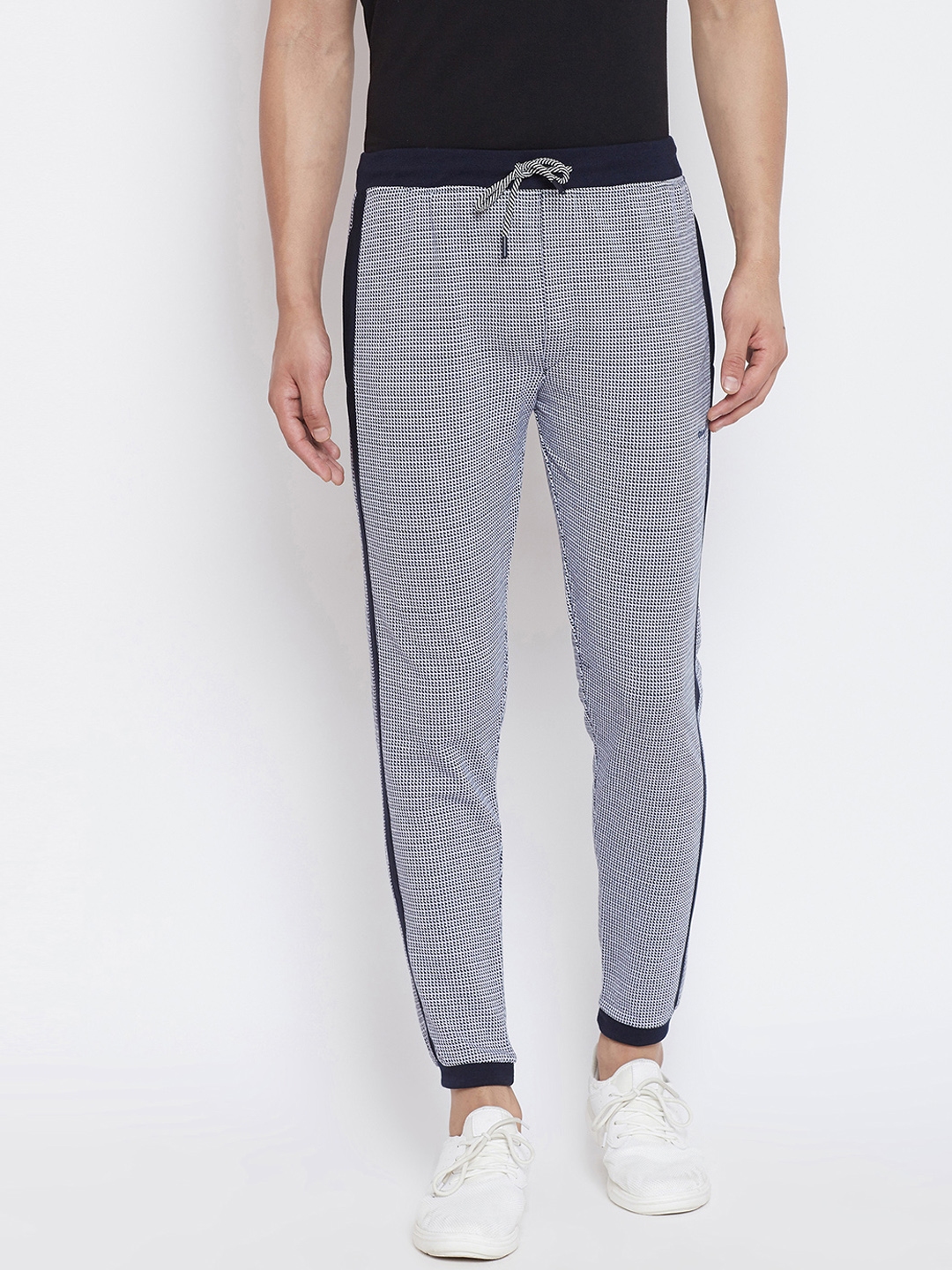 joggers myntra