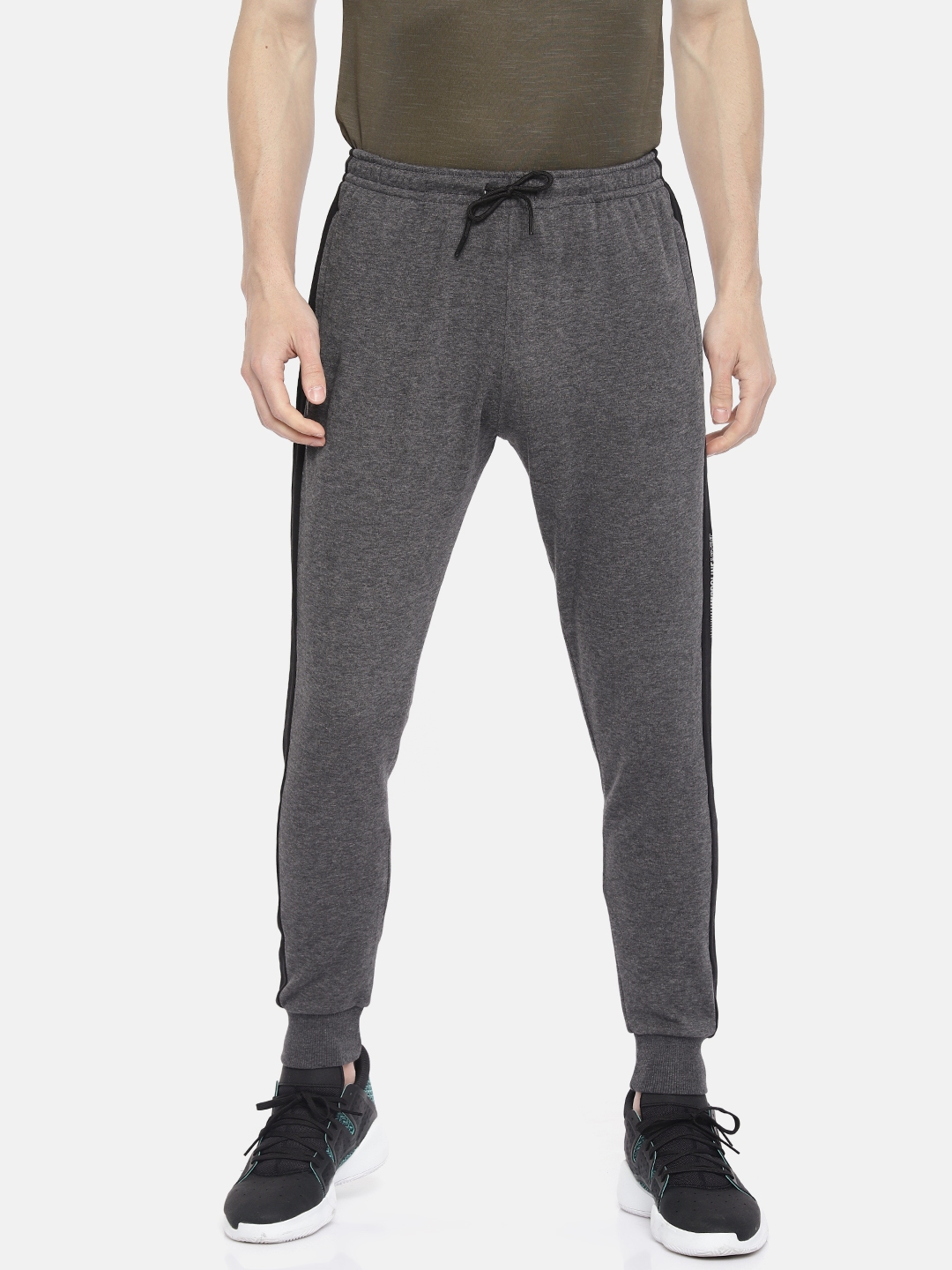 jogger pants myntra