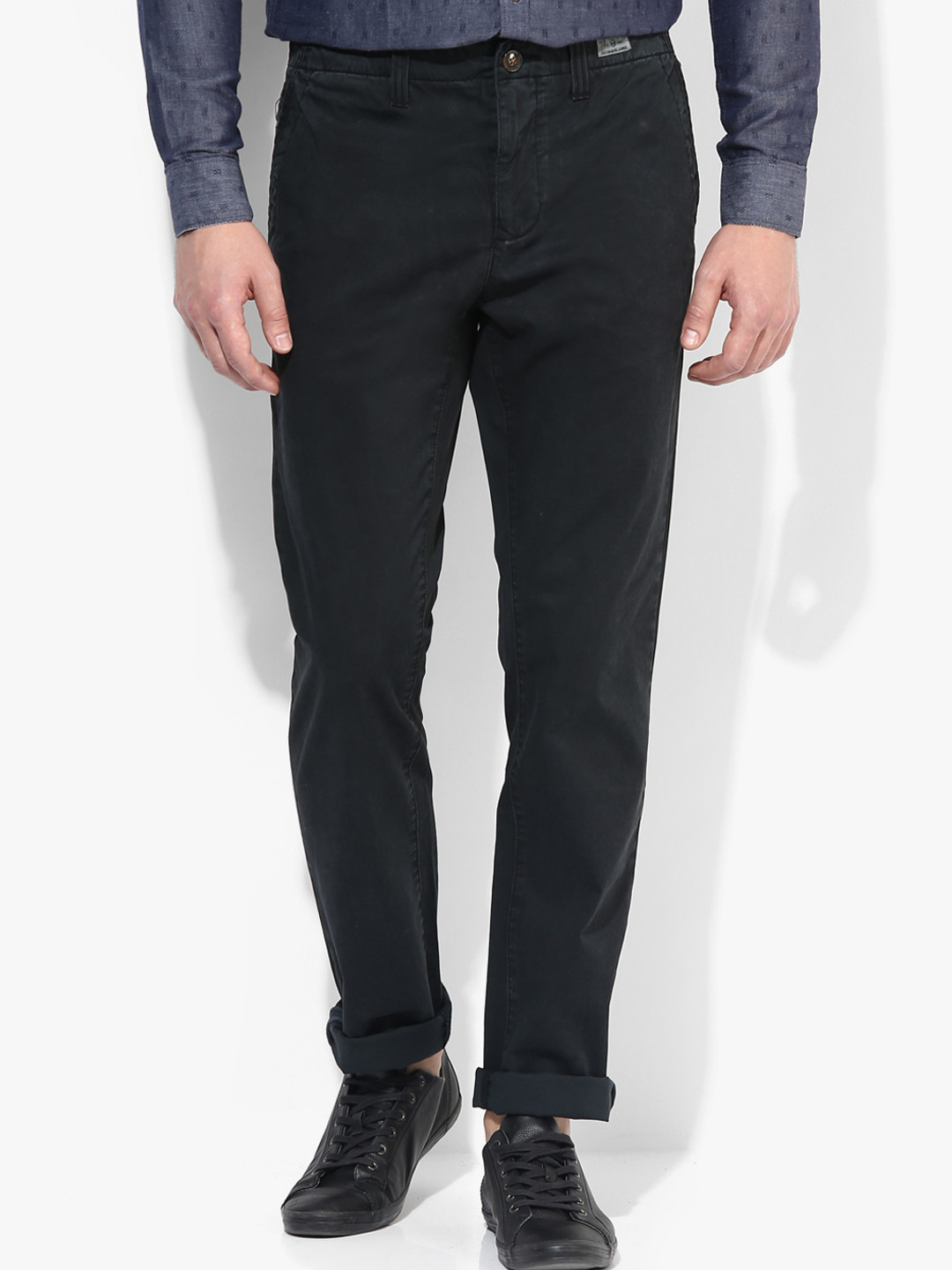 Buy Black Solid Regular Fit Chinos - Trousers for Men 8228115 | Myntra