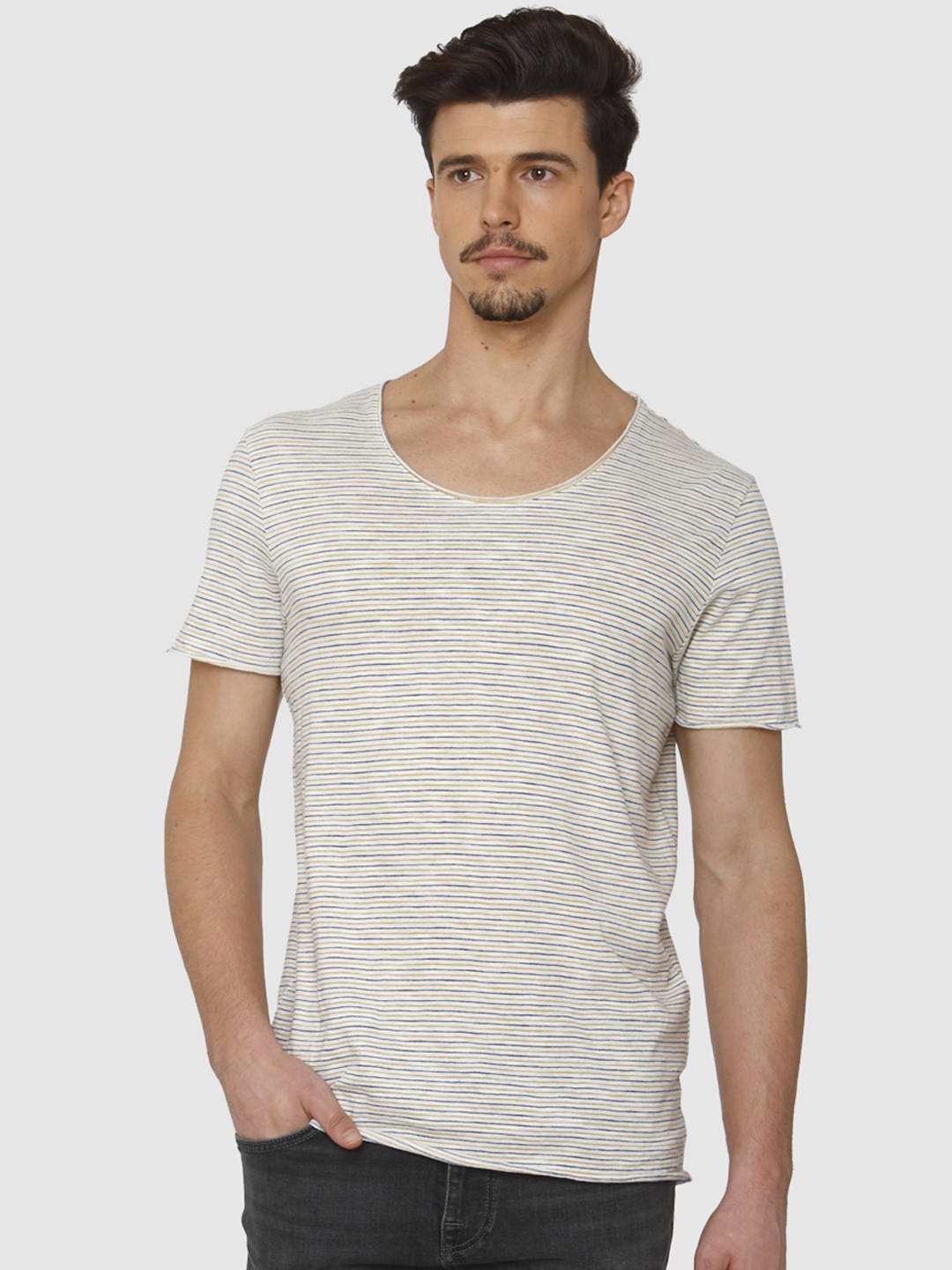 mens white scoop neck t shirt