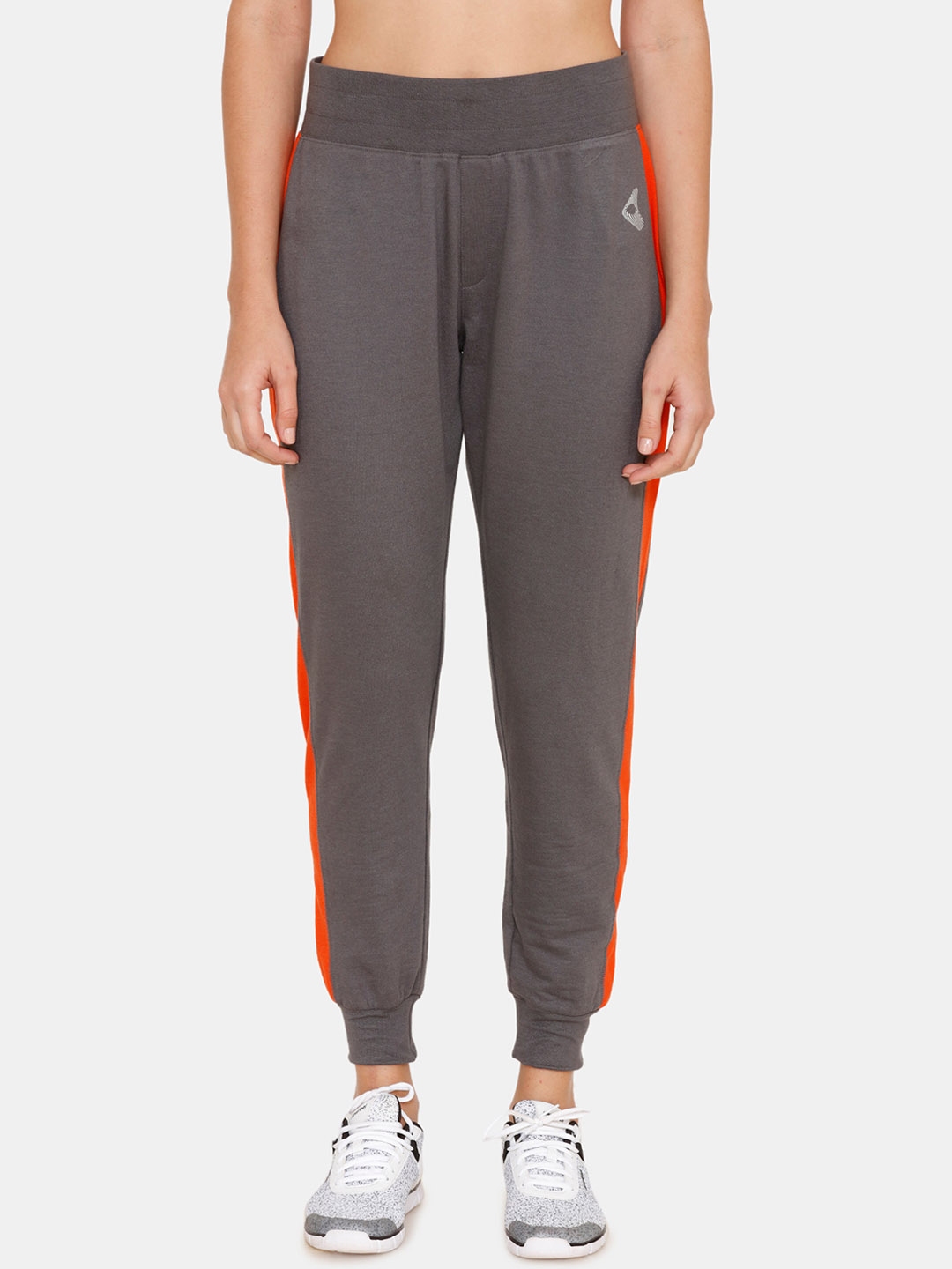 jogger pants myntra