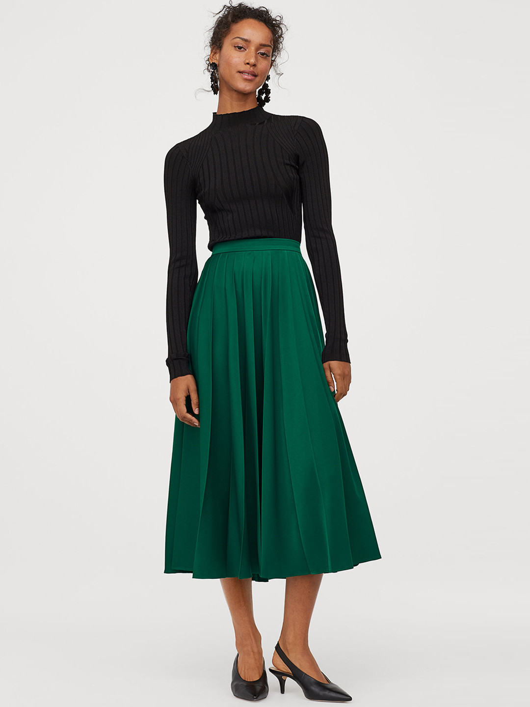 Buy H&M Women Green Solid Pleated Satin Skirt Skirts for Women
