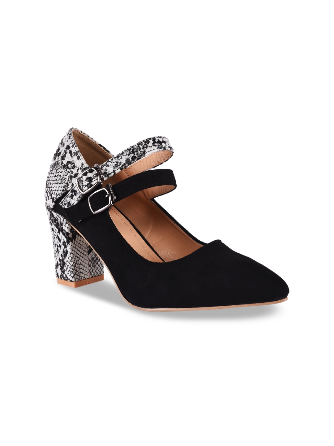 black pumps myntra