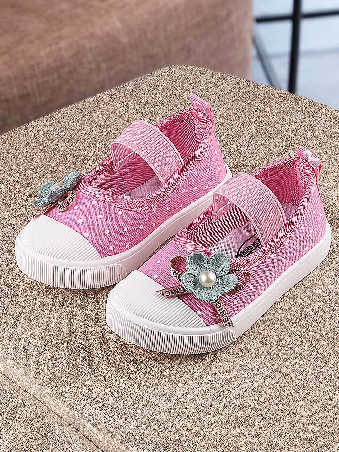 shoes for girls on myntra