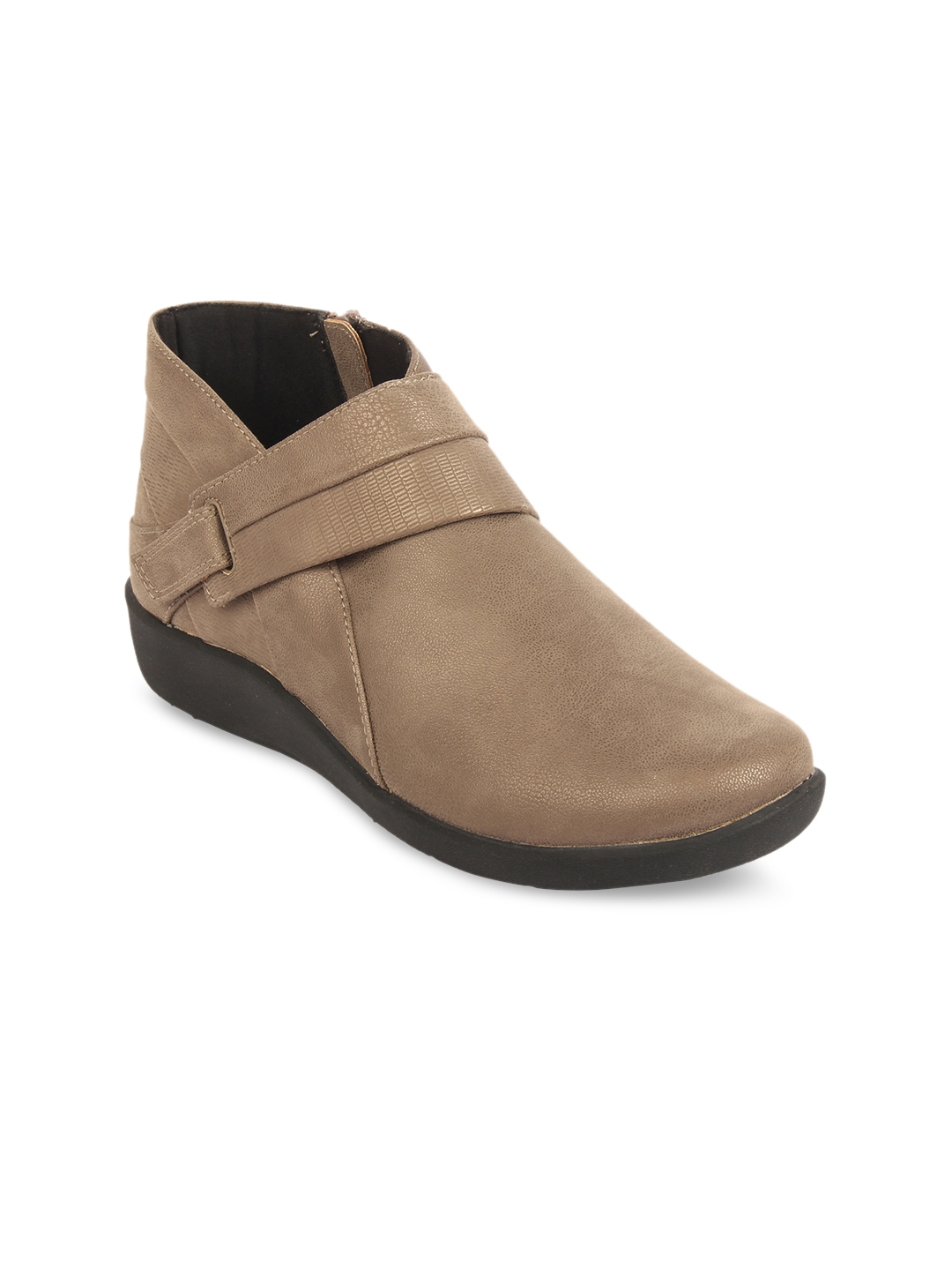 womens flat boots brown
