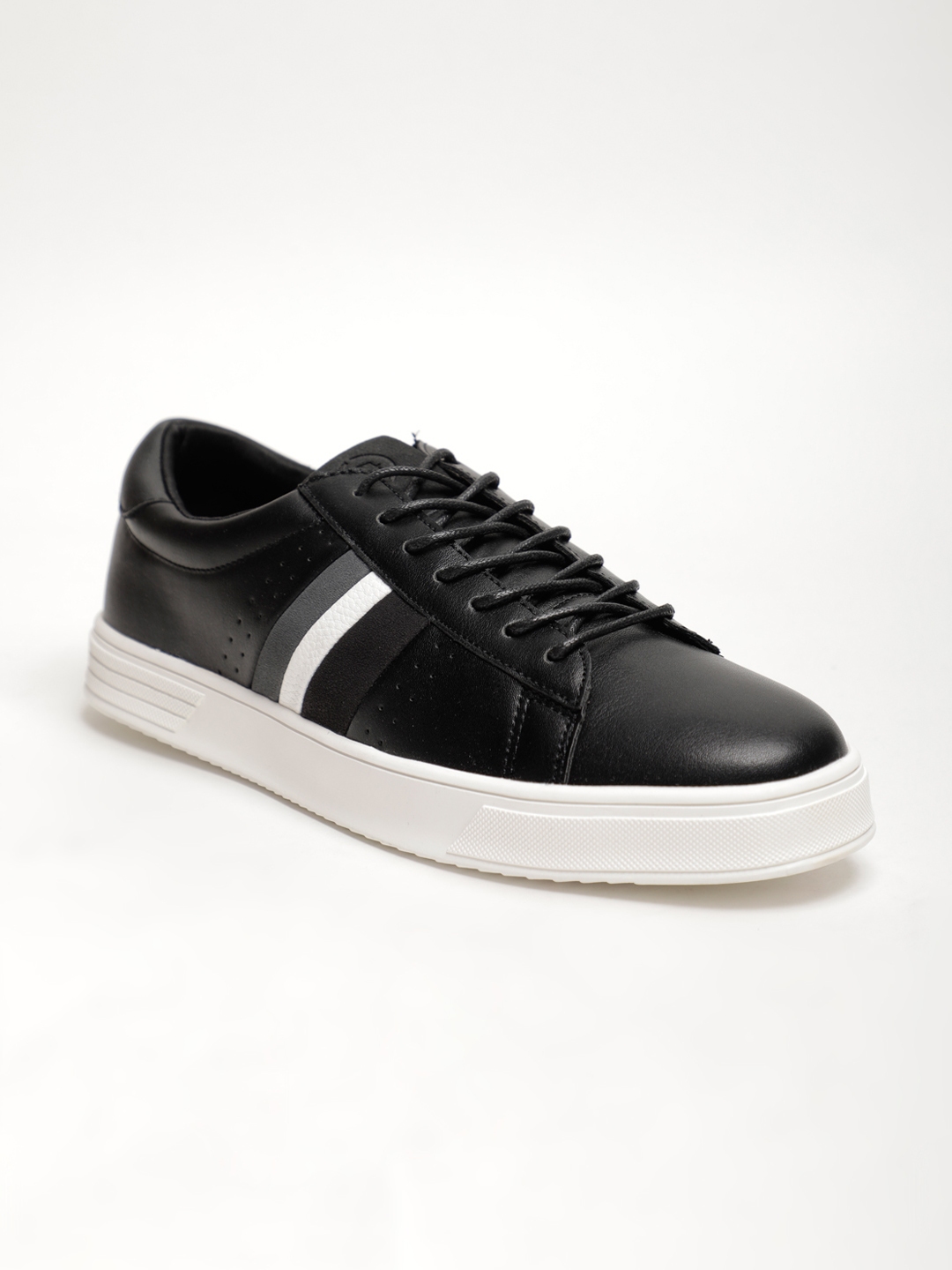 london rag solid black sneakers