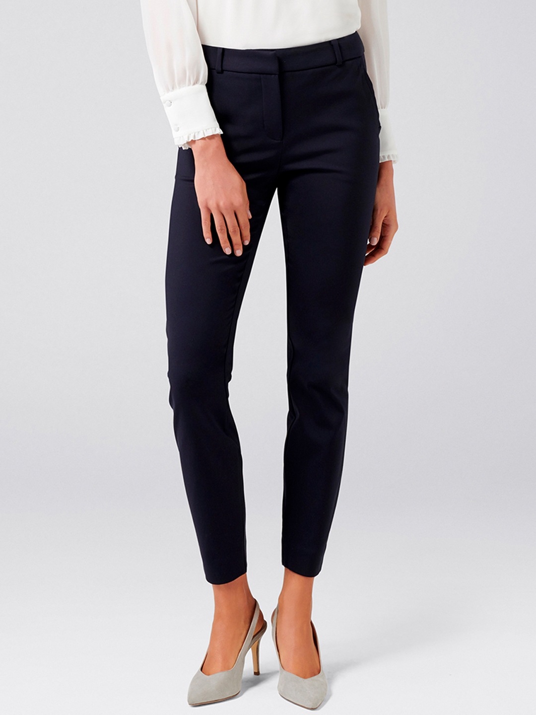 navy tapered pants