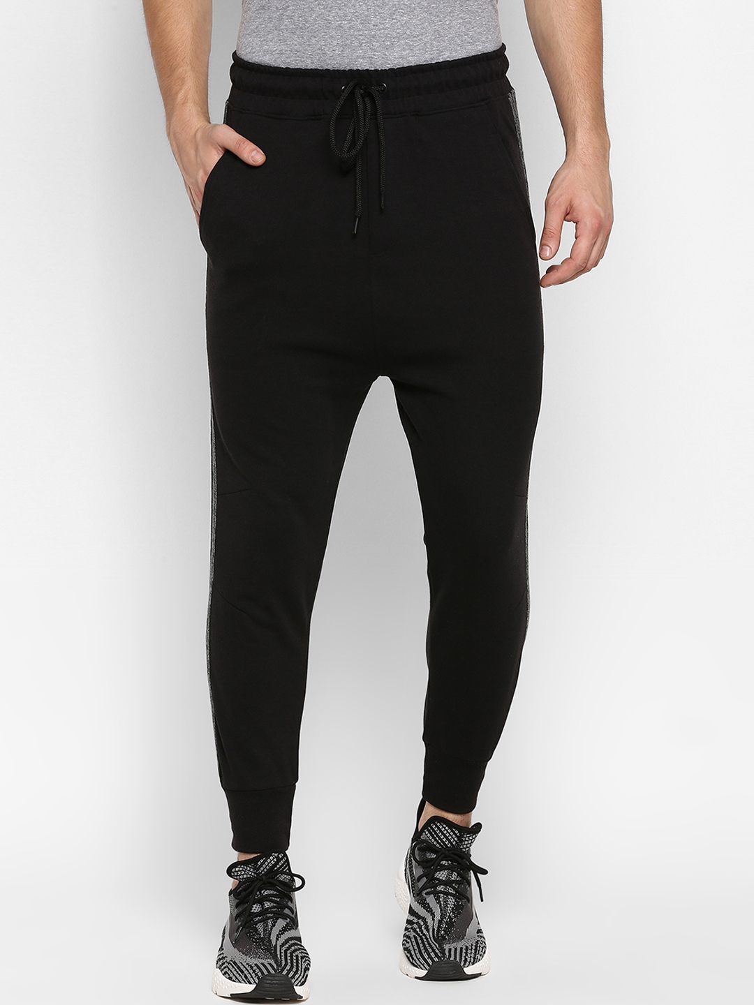skult by shahid kapoor track pants