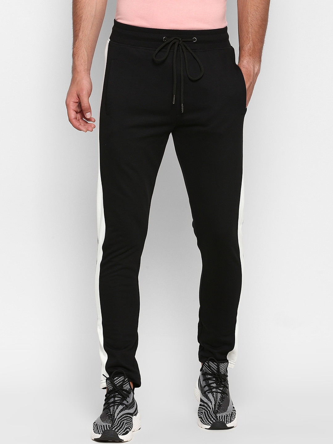 skult by shahid kapoor track pants