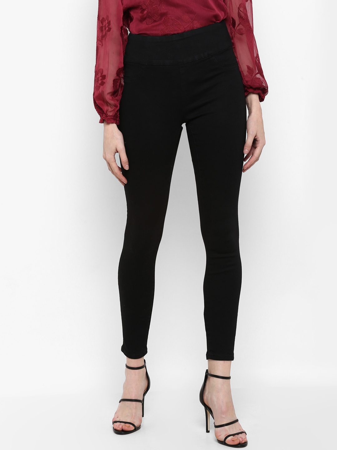 jeggings below 200