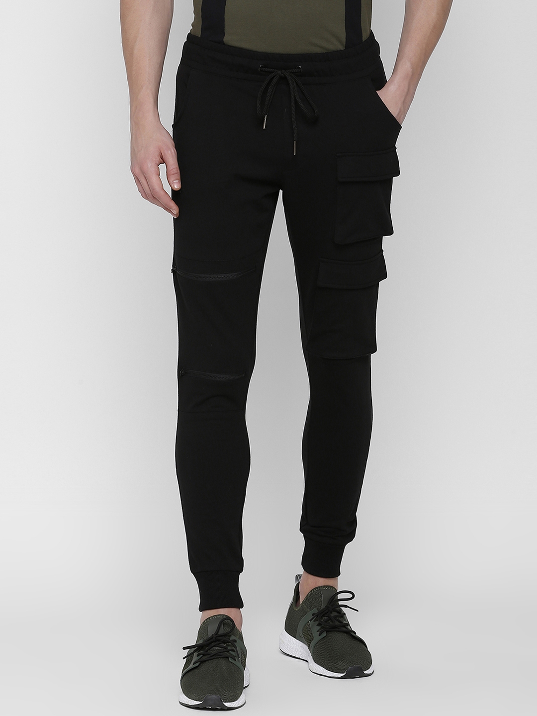 skult by shahid kapoor joggers