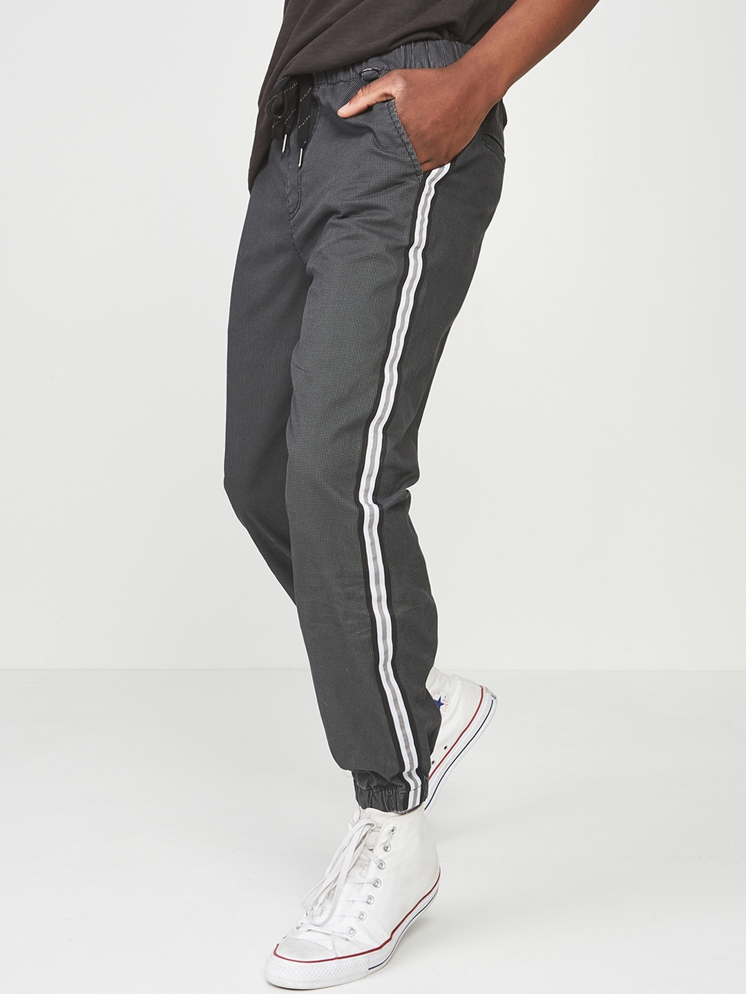 black joggers slim