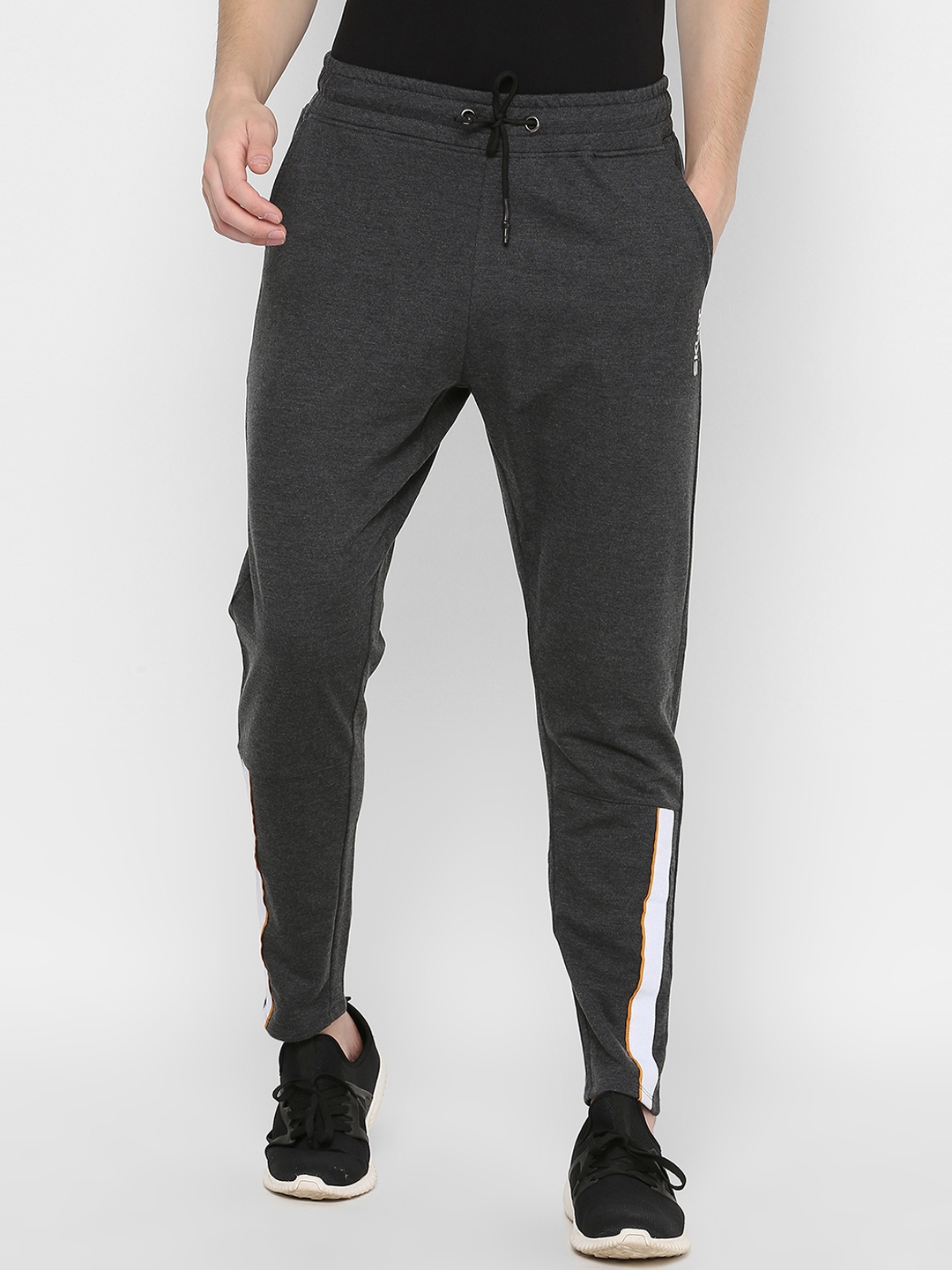 skult by shahid kapoor track pants