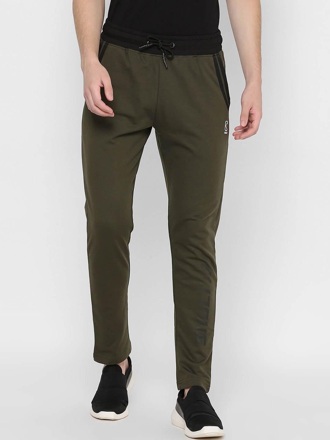 skult by shahid kapoor track pants
