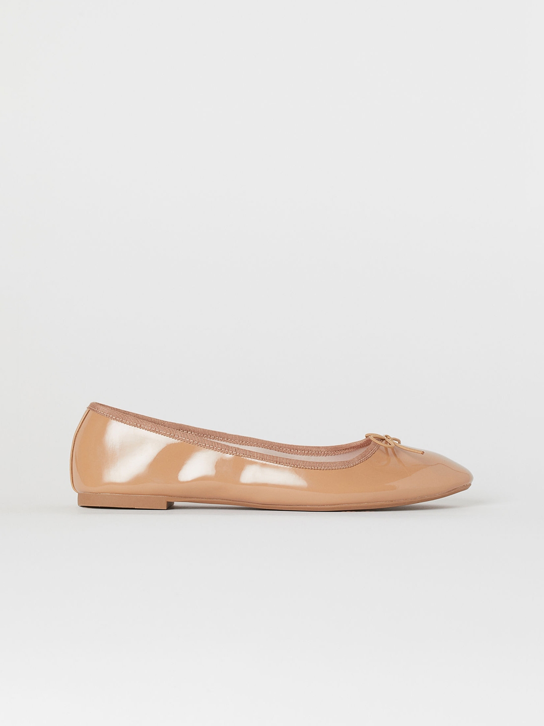 beige ballet pumps