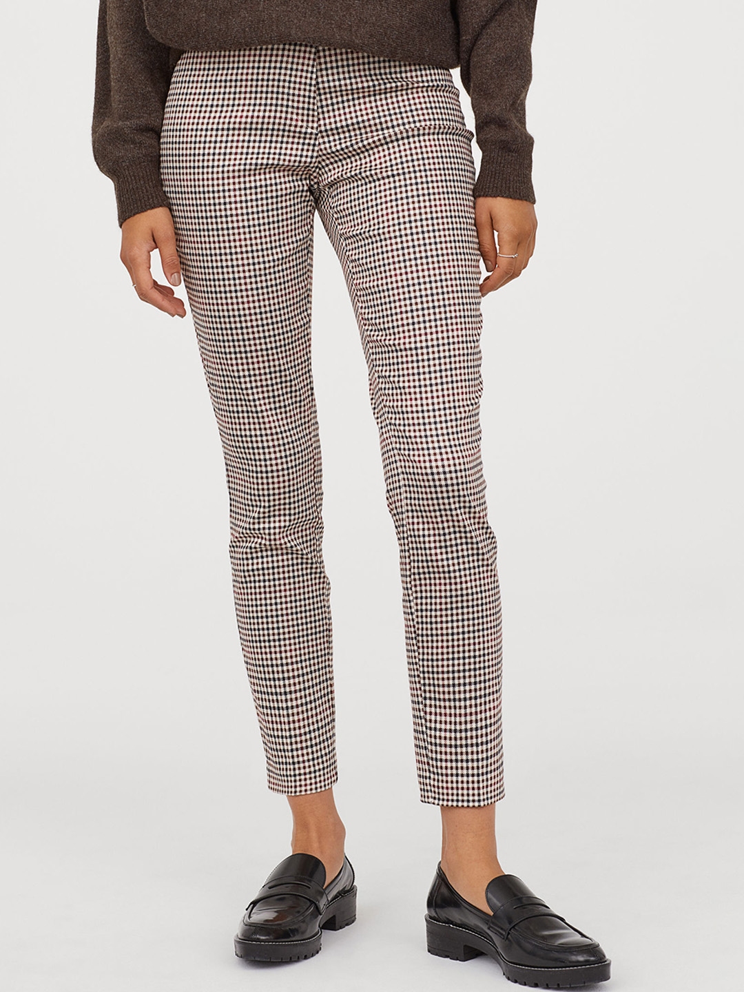 beige striped trousers