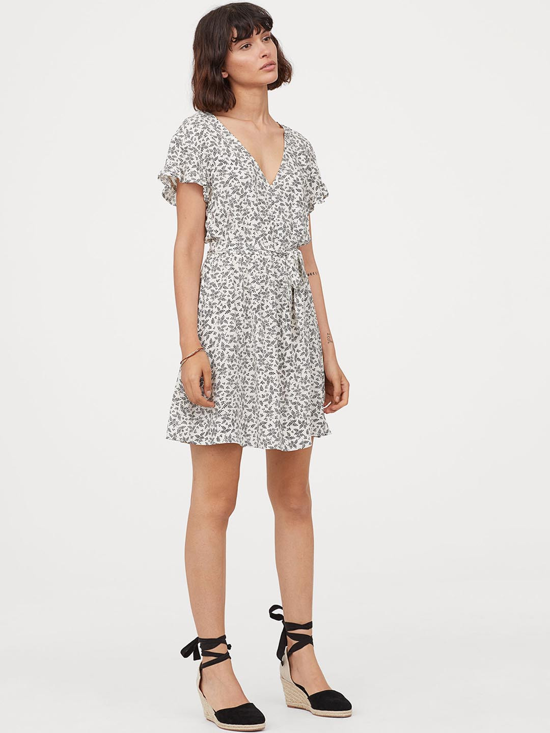 Buy H&M Women White & Black Printed Tie Belt Dress Dresses for Women
