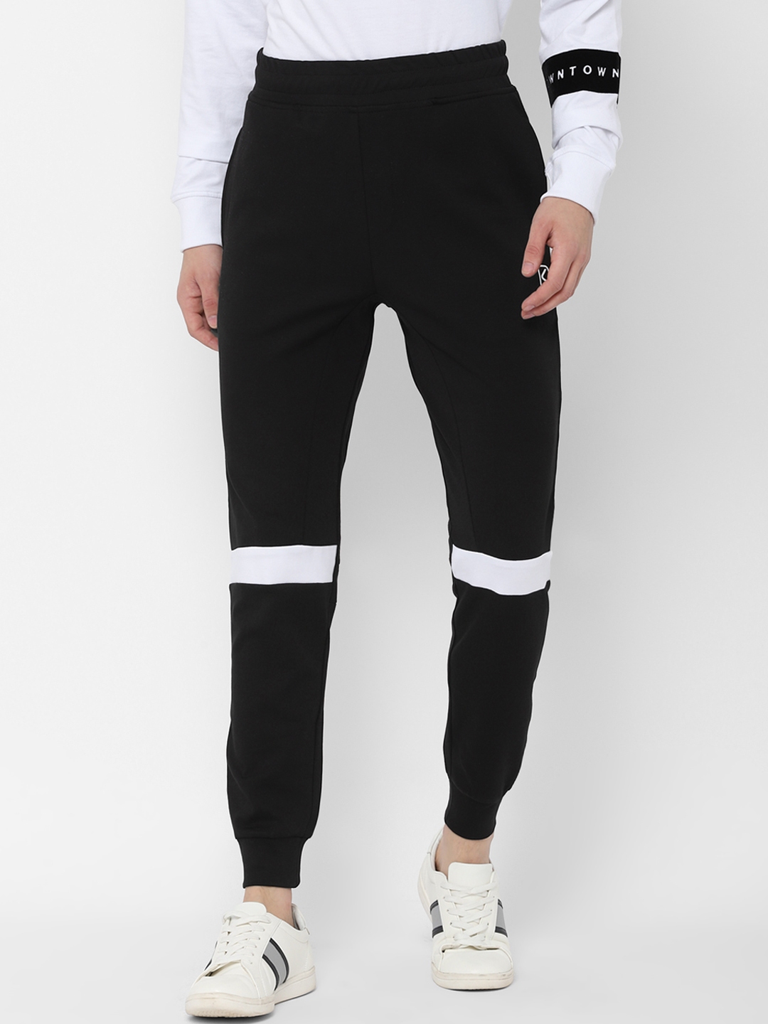 skult by shahid kapoor joggers