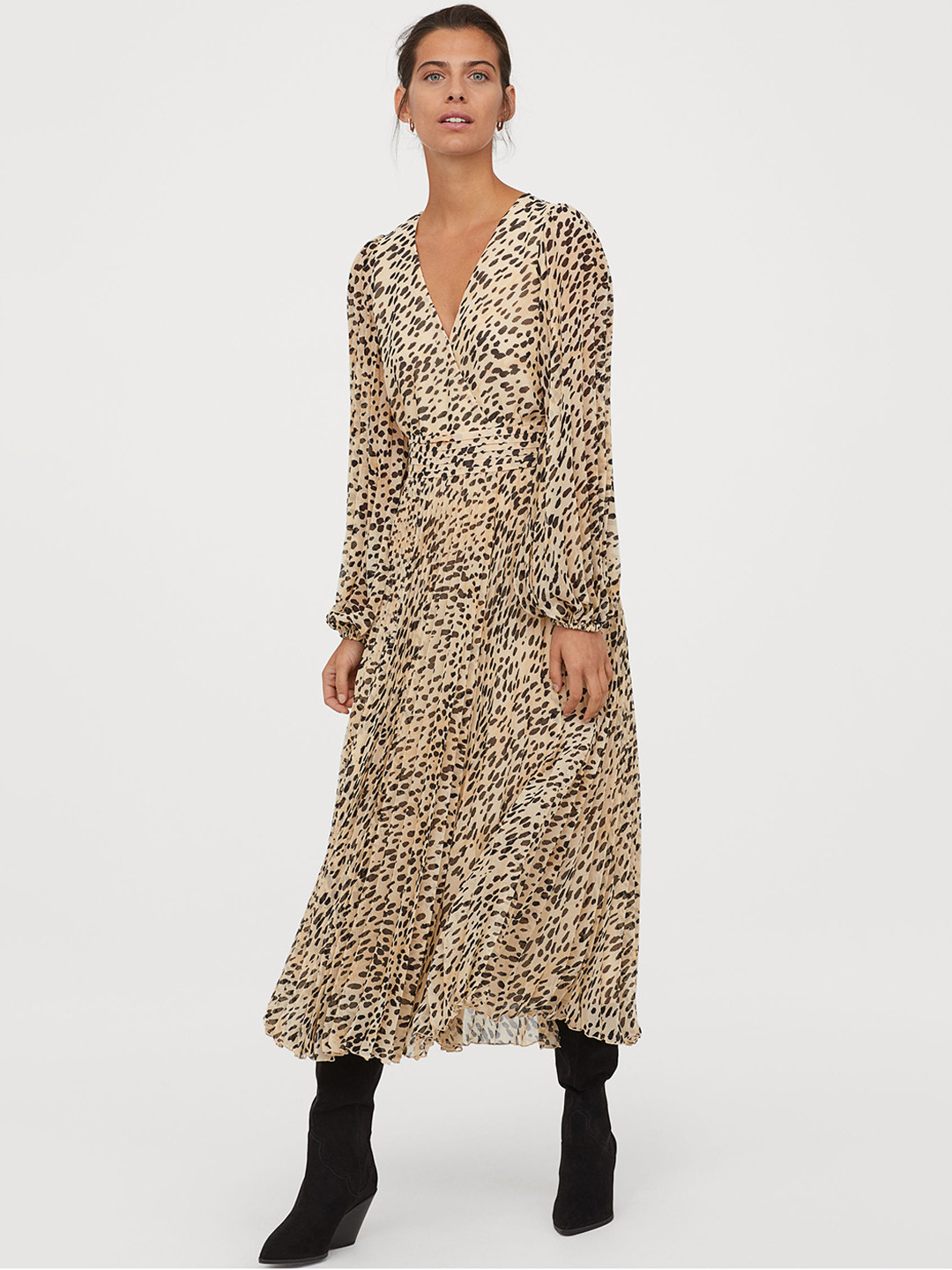 Buy H&M Women Beige & Black Printed Pleated Long Dress Dresses for