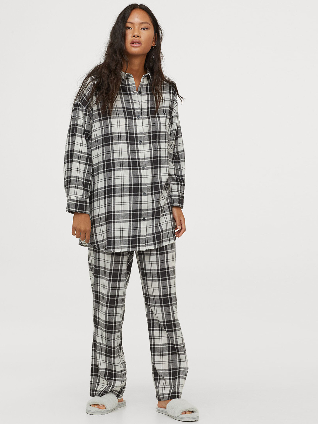 Buy H&M Women Grey & White Checked Flannel Pyjama Bottoms Lounge