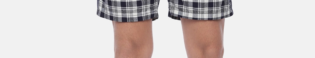 Buy Breakbounce Men Navy Blue & White Checked Slim Fit Chino Shorts - Shorts for Men 12654658 