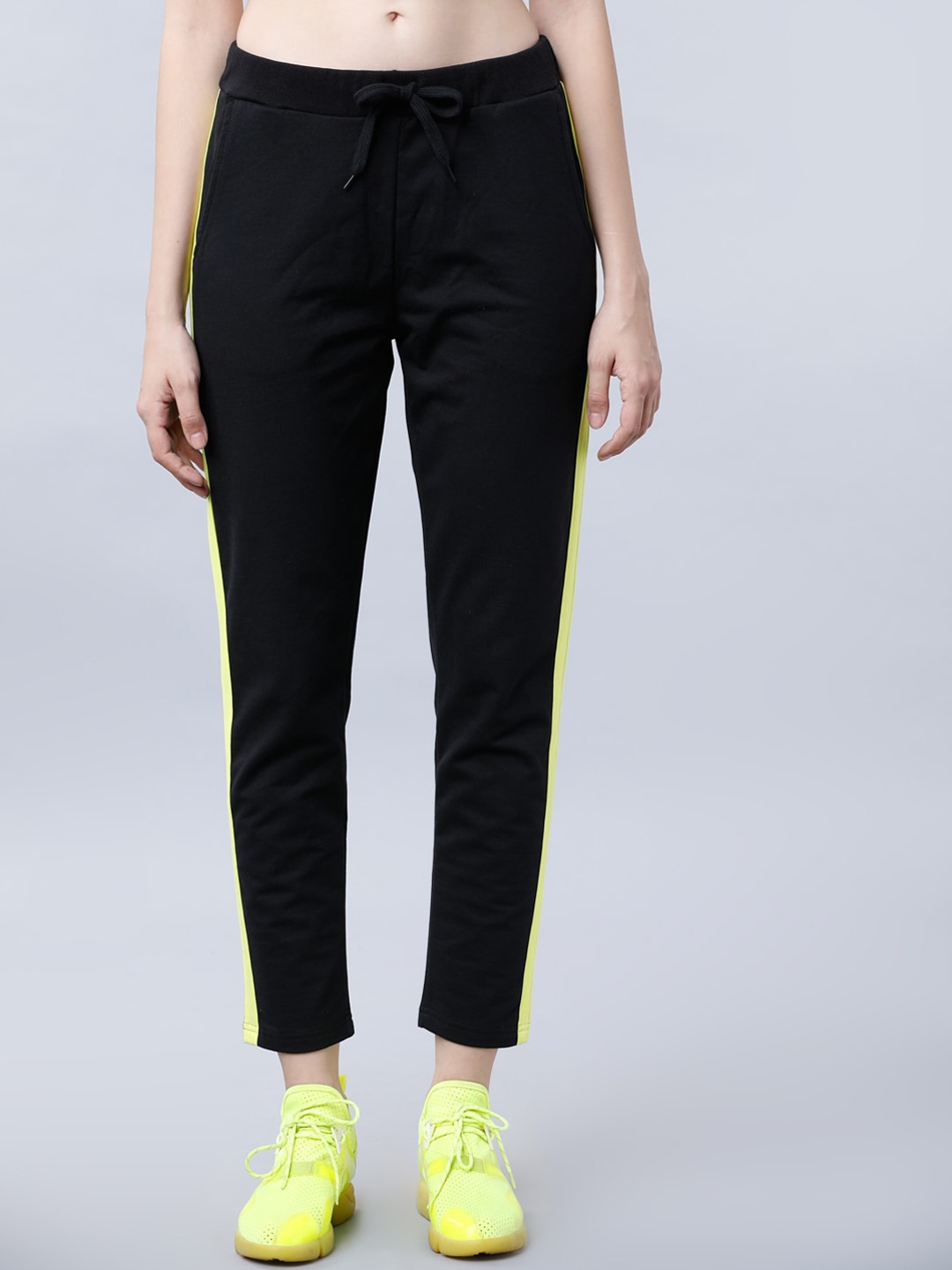 jabong track pants