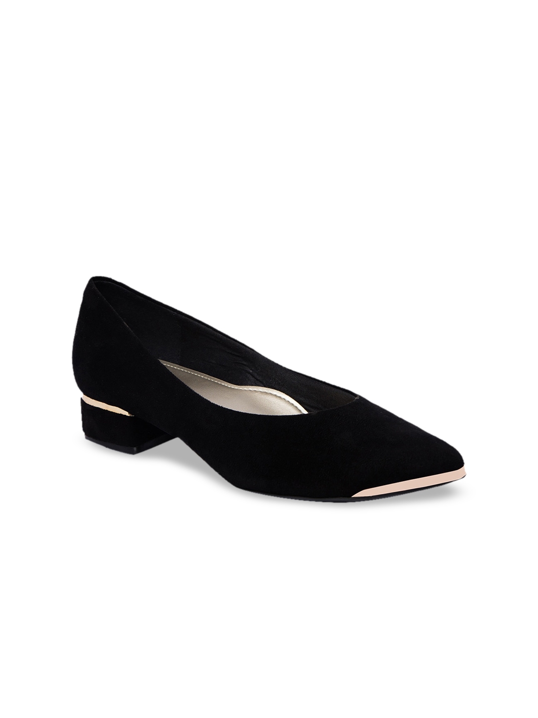 black pumps myntra