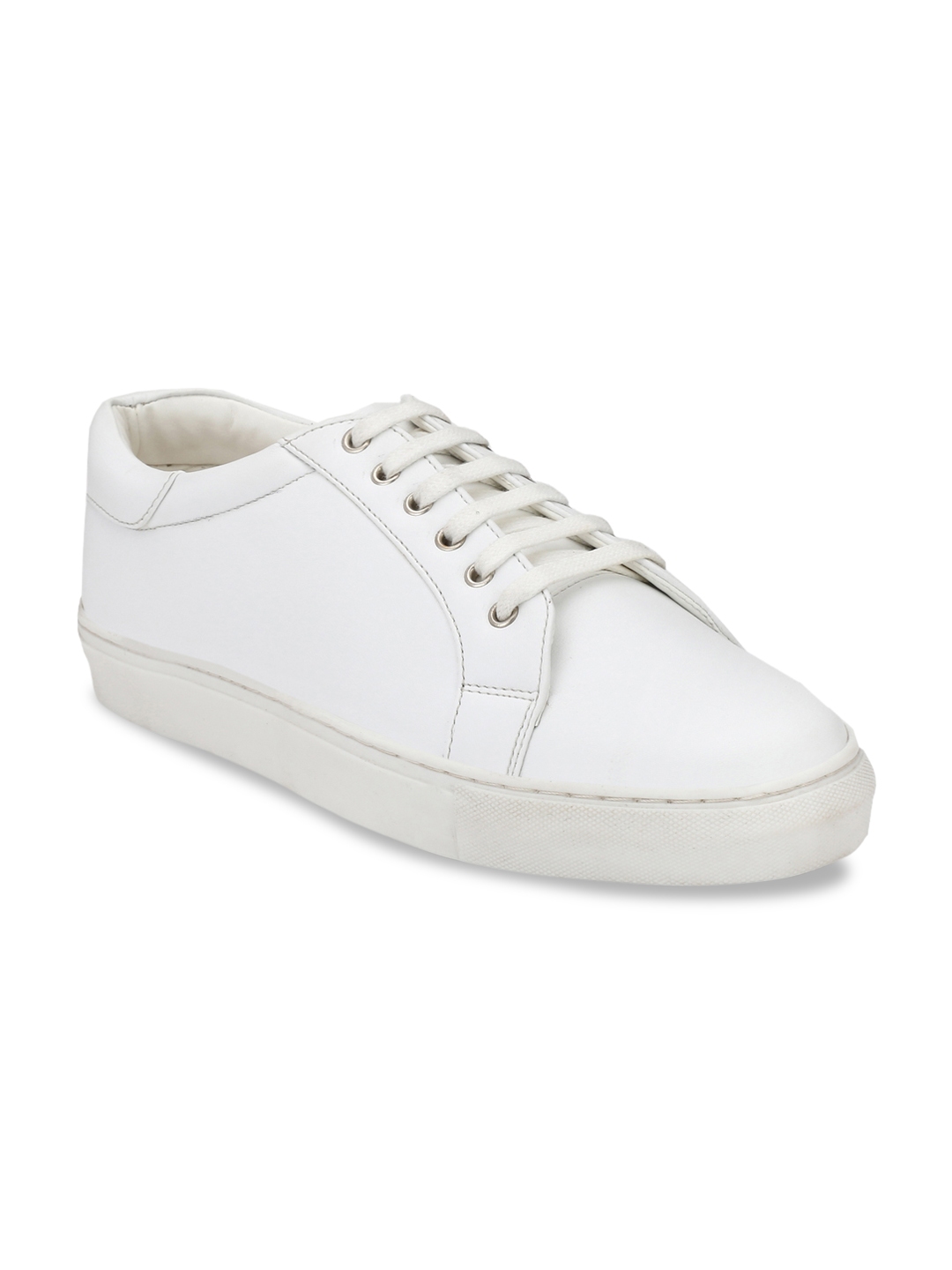 Buy Guava Men White Solid Sneakers - Casual Shoes for Men 11692486 | Myntra